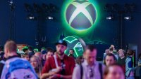 Xbox съкращава работни места и прехвърля гейминг студиата си към Activision