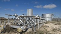 Високите цени на петрола носят рекордни печалби, но Big Oil не бърза да ги харчи