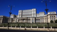 Политика, енергия и военни разходи увеличават фискалния натиск в части от Източна Европа