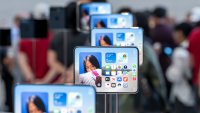 Counterpoint: Apple ще продаде 6 млн. iPhone Duo през 2026 г.