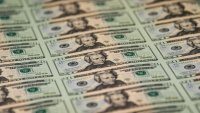Доларът може да изгуби най-много от изкупуването на американски облигации