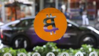 Биткойнът продължава да губи инерция, но все още няма опасения за край на възхода