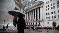 Индексите на Wall Street започват сесията без промяна в очакване на Фед*