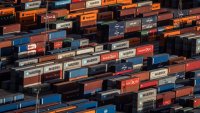 Компаниите се презапасяват и натоварват складовете с повече стоки