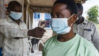Експерт: Ебола върлува в Африка след спирането на програмата USAID