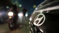 Акциите на Hyundai дебютират в Индия с ценови спад след най-голямото IPO в страната