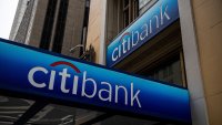 Банковите гиганти в САЩ продължават да съкращават служители, за да намалят разходите