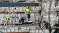 Най-застрашени от горещините са работещите в строителството и селското стопанство