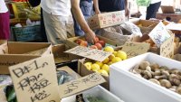 Инфлацията в японската столица се забавя до над едногодишно дъно