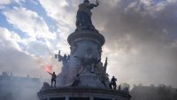 От Франция до Великобритания: Популистите обещават ред, докато сеят хаос