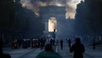 Протестите в Европа - социално недоволство или бунт срещу системата?