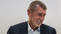Прозападната опозиция в Чехия победи популисткия премиер в изборите за Сената