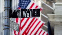 Nasdaq скочи с над 2% до рекорден връх, подкрепен от компаниите за изкуствен интелект