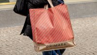 Собственикът на Primark предупреди за спад в печалбата поради по-слаби продажби