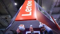 Приходите на Lenovo надвиха оценките благодарение на силни продажби на компютри