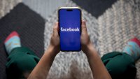 ЕС иска Instagram и Facebook да променят пристрастящите си функции, или рискуват глоби