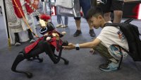 Китайските производители на роботи все повече се стремят да направят хуманоидите полезни