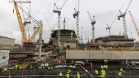 Защо Великобритания не се разбира с ядрената енергия?