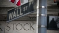 Силни финансови отчети и поевтиняването на петрола насърчават Wall Street*
