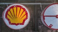 Търговията с петрол и рафинирането подкрепиха печалбата на Shell за тримесечието