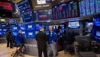 Dow Jones добави над 400 пункта, подкрепен от технологичния сектор