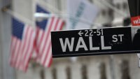 Wall Street отстъпи от рекордните нива в очакване на данните за безработицата в САЩ