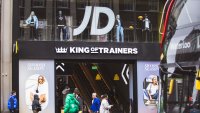 JD Sports понижи прогнозата си заради по-слабото търсене на спортни дрехи