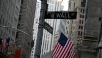 Dow Jones достигна рекорден връх, S&P 500 отбеляза четвърти пореден месечен ръст