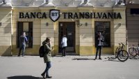 Рекордна глоба удари акциите на румънски банки след разследване на междубанковите лихви
