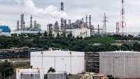 Цената на петрола се стабилизира, доставките през Ормузкия проток продължават*