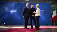 Европейските лидери са обсъдили Украйна в закрита среща без помощници и телефони