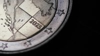 Правителството ще ограничава дефицита с приходи от данък върху свръхпечалбите и хазарта