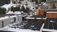 Слънце и сняг - добра комбинация за производството на зелена енергия в Швейцария