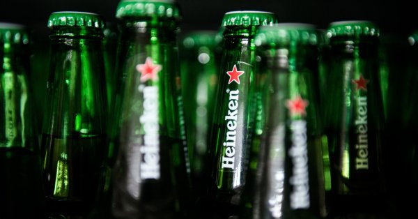 Heineken предупреждава за отслабващо търсене заради инфлациятаHeineken надмина очакванията докато