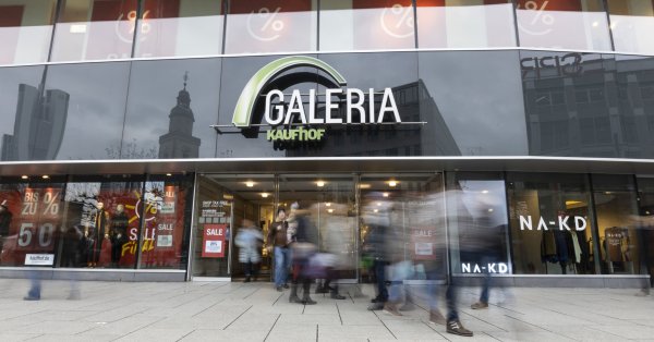 Дори когато веригите на двата универсални магазина Karstadt и Kaufhof