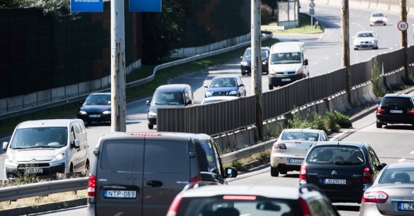 Регистрациите на нови бензинови автомобили в България нарастват през първите