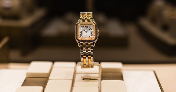 Излизането на Richemont от луксозния онлайн търговец на часовници YNAP е на