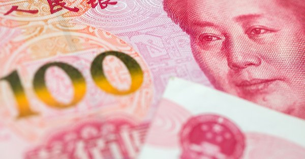 Разпродаването на долара и купуването на юана може да подсили