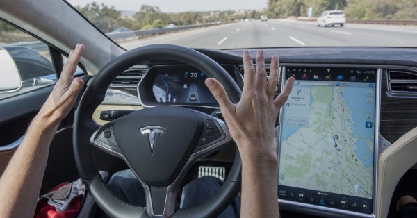 Цената на напълно автономната система на Tesla ще се повиши