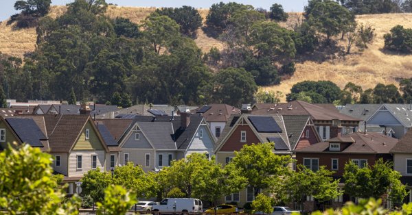 Брокери на недвижими имоти ипотечни брокери оценители и строителни компании