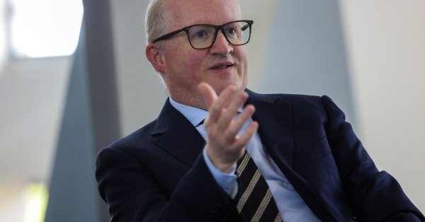 Освен това нашите лихвени повишения ще забавят търсенето в икономиката допълни