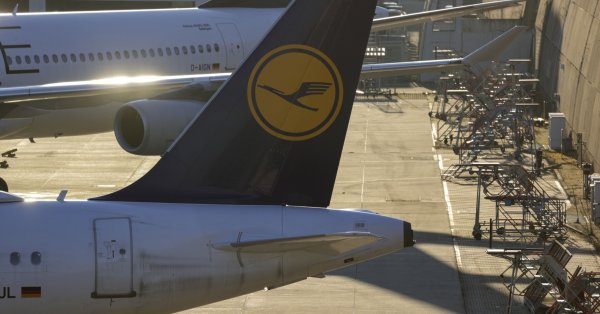 Цената на акциите на Lufthansa завърши сесията във Франкфурт с