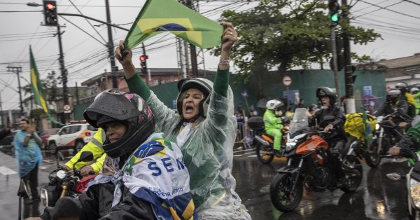 Повечето проучвания сочат солидна преднина на Лула от месеци но