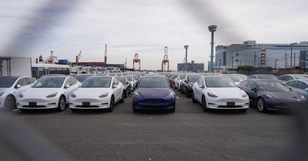 Гигафабриката на Tesla в Шанхай има капацитет за производство от