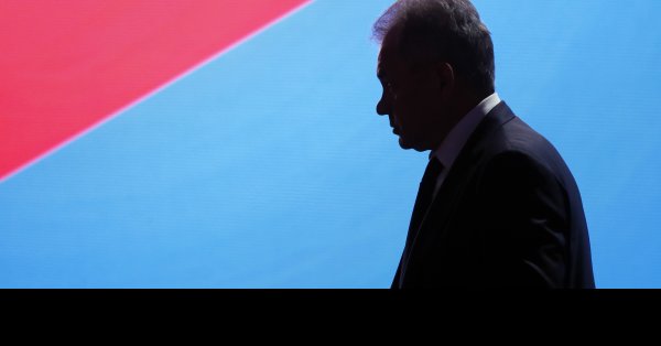 Лидерът на Кремъл се дистанцира от бившия си близък другар