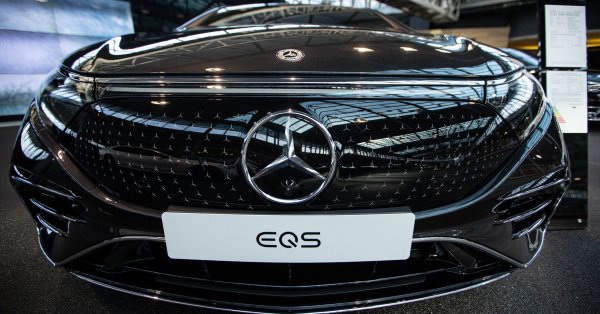 Mercedes пуска в продажба електромобил който ще се конкурира с