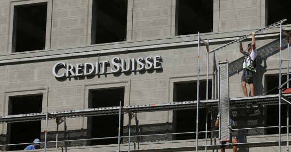 Ветеранът Уве Кьорнер поема Credit SuisseОсъдиха Credit Suisse по делото
