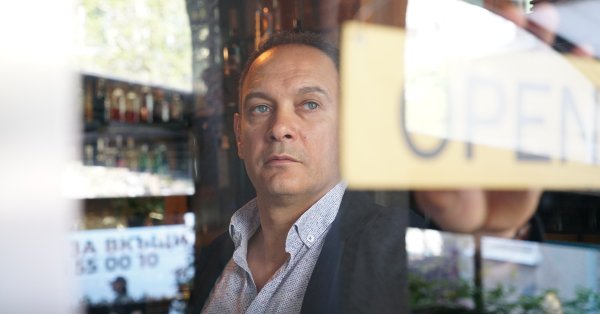 Казва че този бизнес е свързан с болка защото изисква