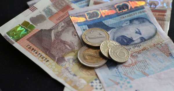 Увеличаването на заплатите в частния сектор в България се случваше