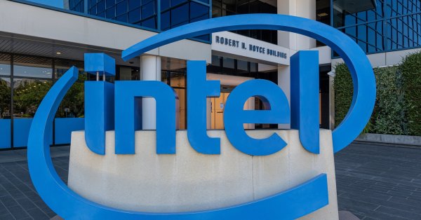От пролетта на следващата година Intel иска да предлага допълнителен